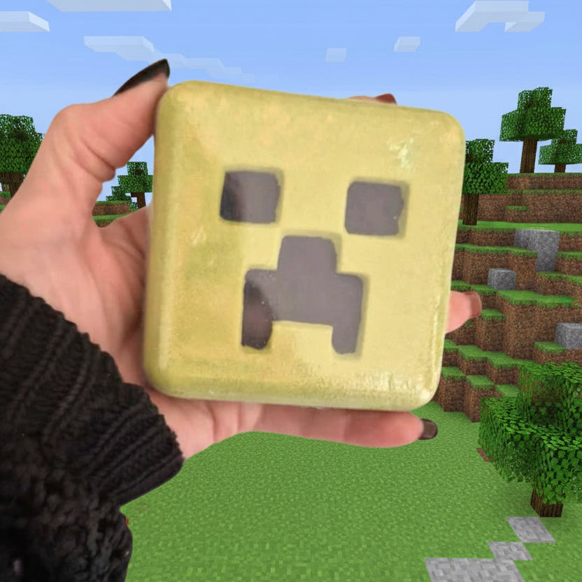 Green Creeping Pixel Monster Bath Bomb