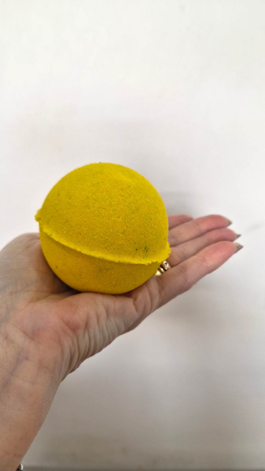Lemon Bath bomb